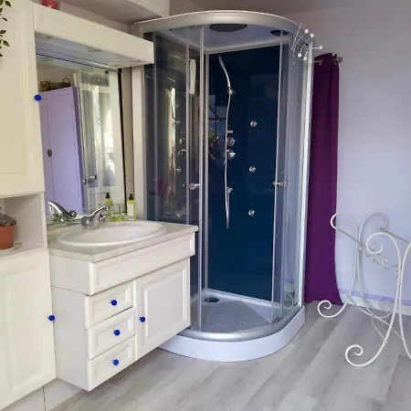 Bed and Breakfast La Petite Maison Normande *