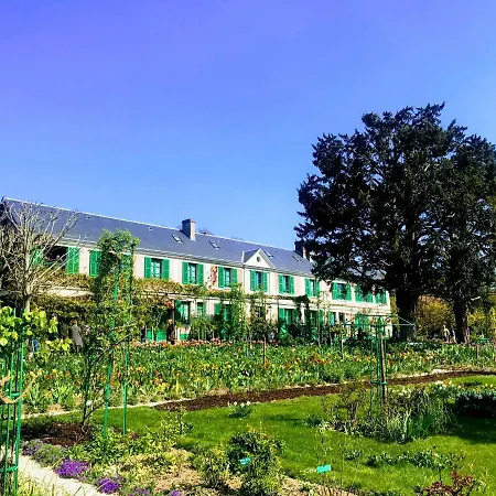 La Petite Maison Normande Bed and Breakfast